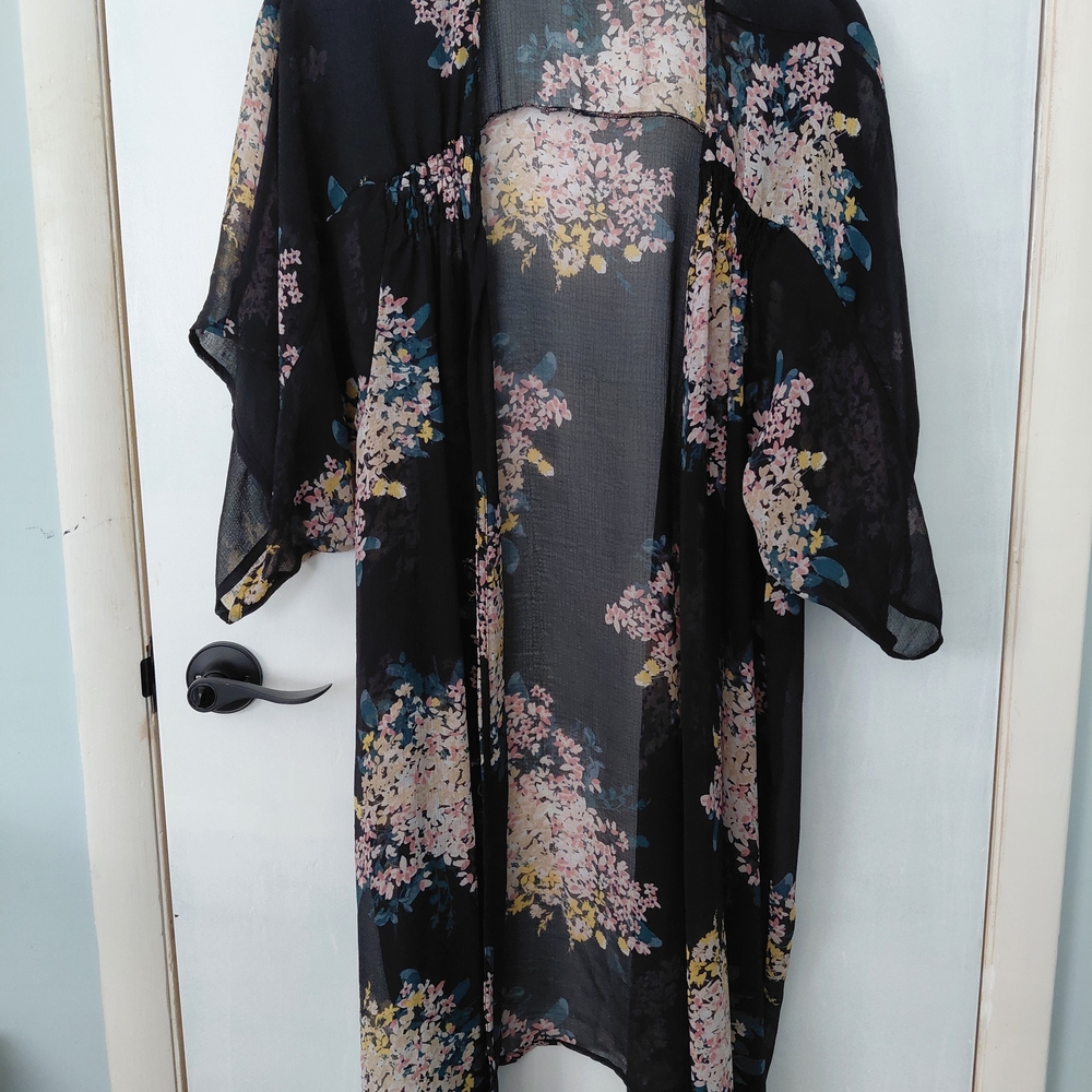 Maurices Black and Pink Floral Kimono